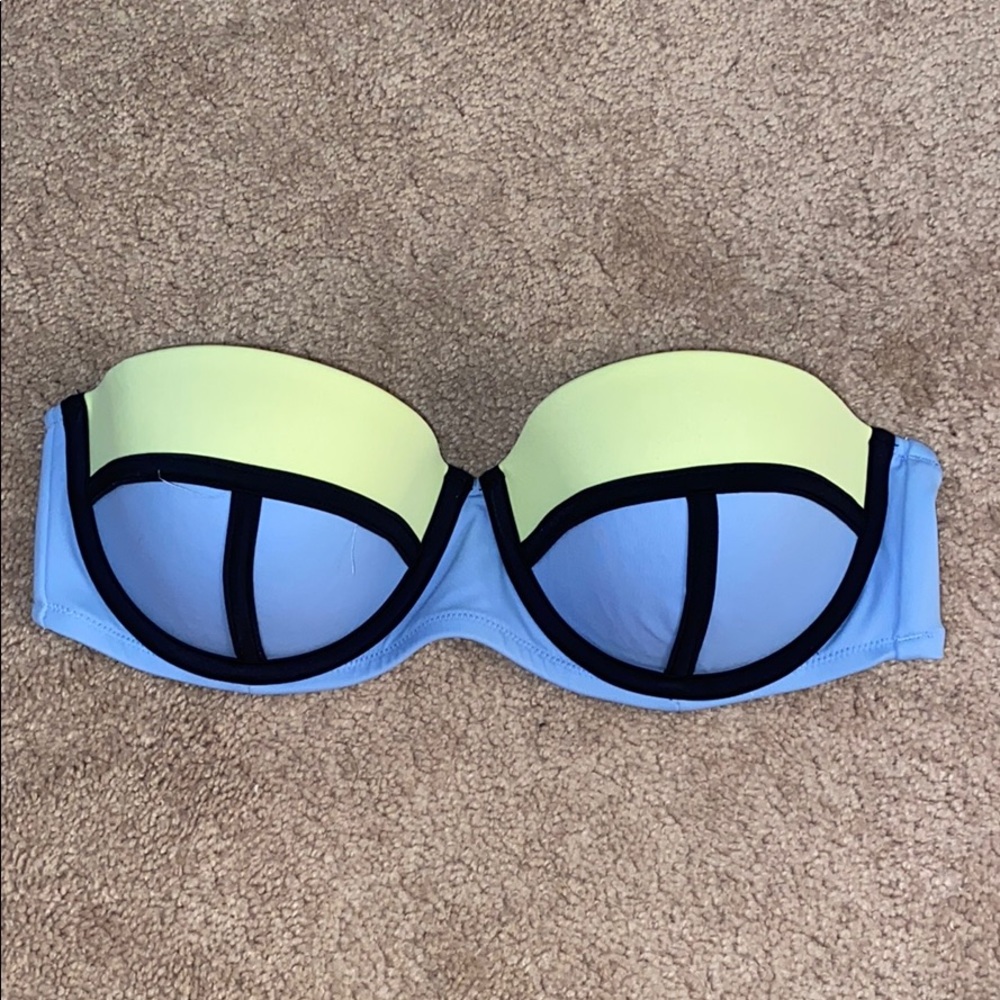 Victoria’s Secret strapless bikini top